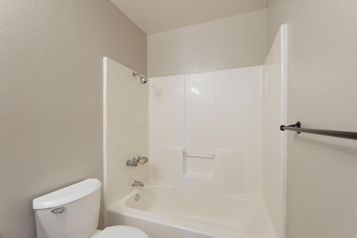3954 Sweepstakes Dr, Riverbank, CA 95367