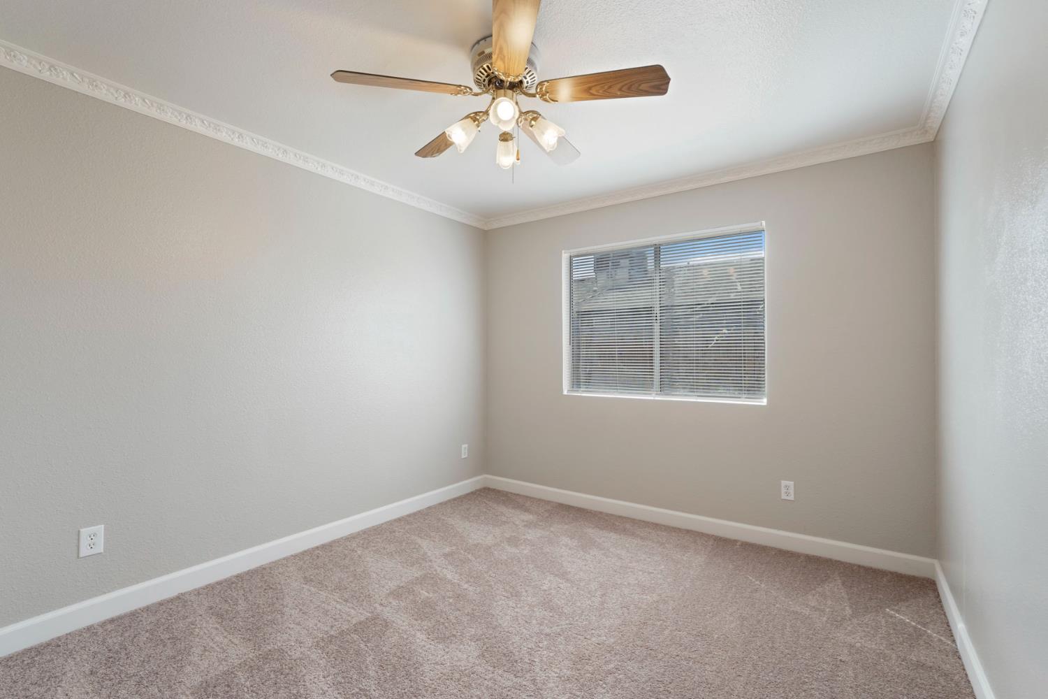 3954 Sweepstakes Dr, Riverbank, CA 95367