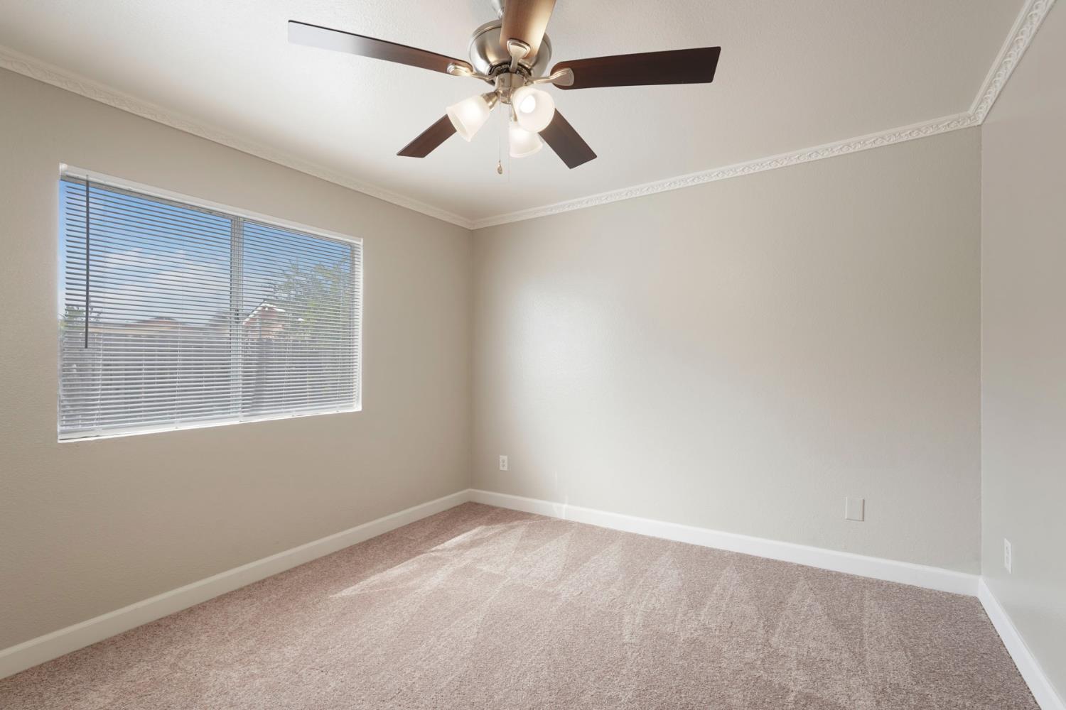 3954 Sweepstakes Dr, Riverbank, CA 95367