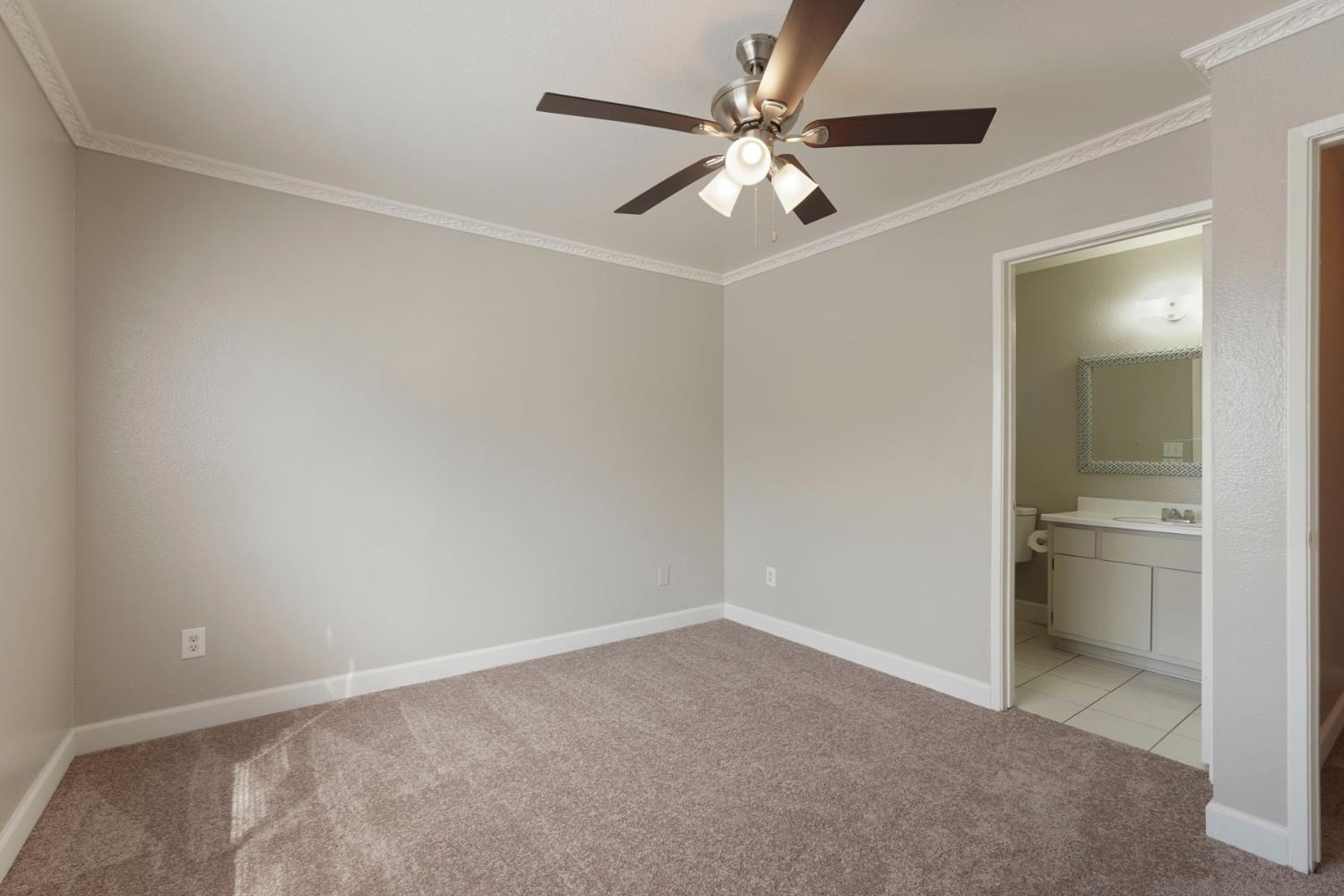 3954 Sweepstakes Dr, Riverbank, CA 95367