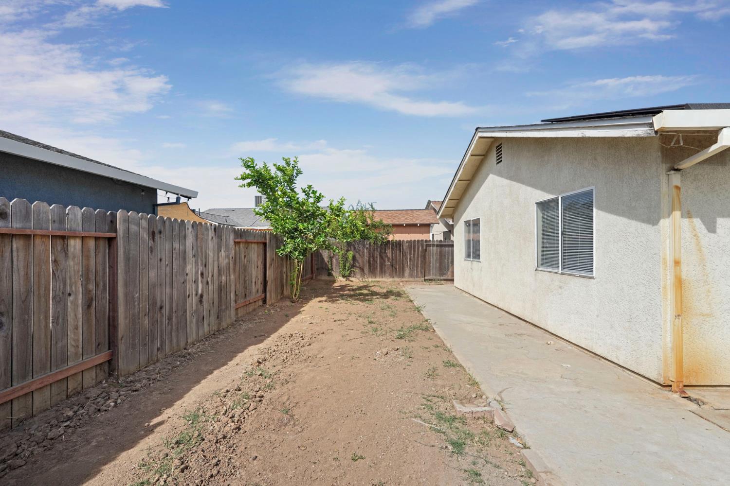 3954 Sweepstakes Dr, Riverbank, CA 95367