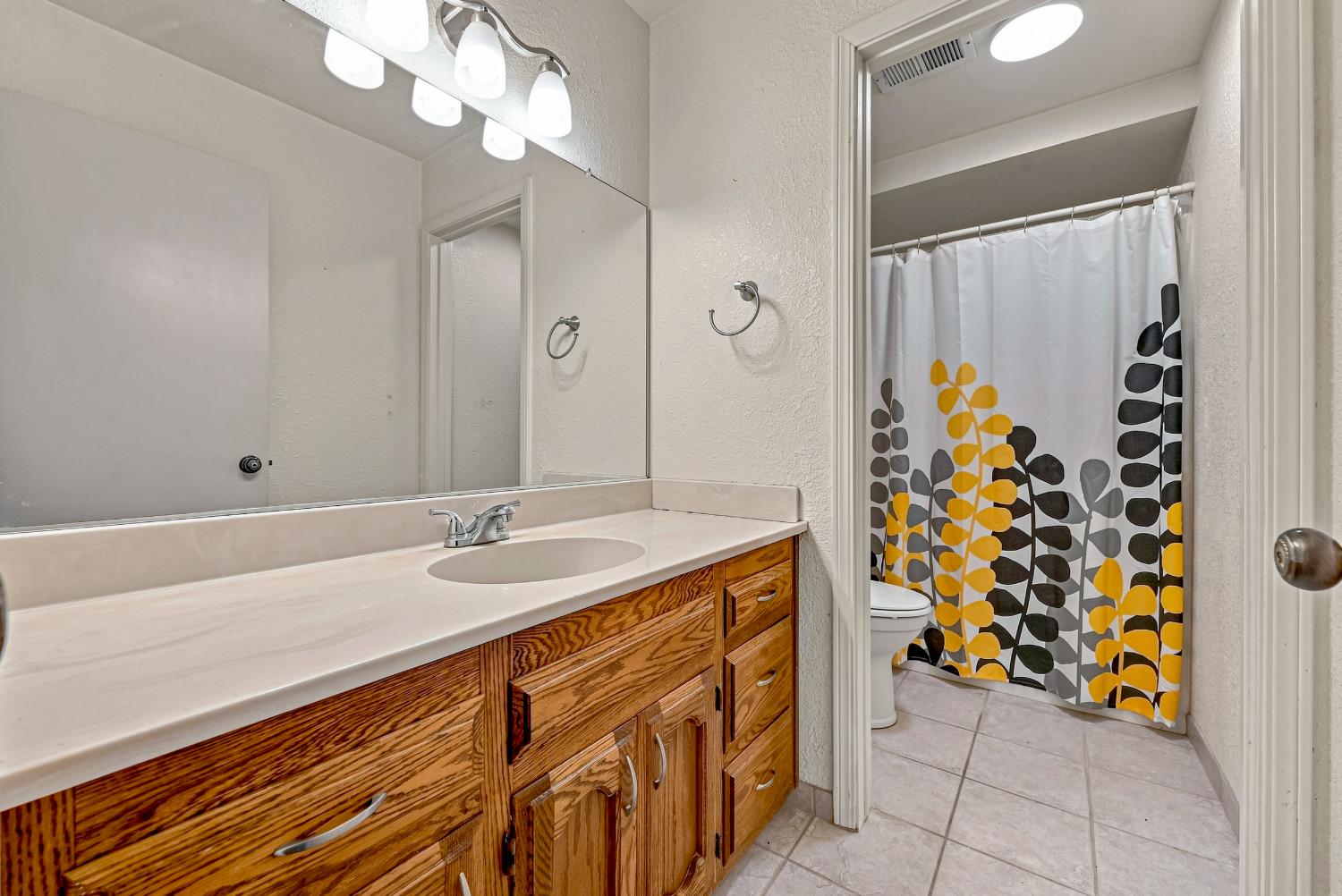 3311 Shamrock Ave, Merced, CA 95340
