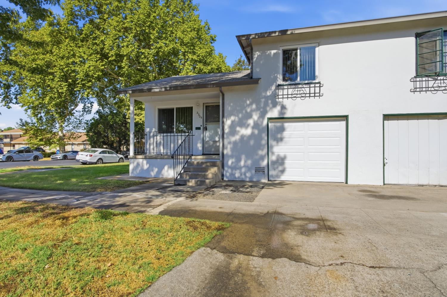 2205 O St, Merced, CA 95340