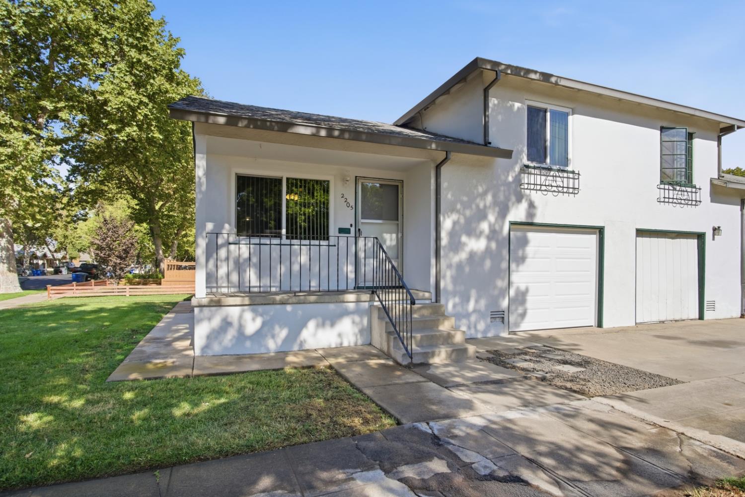 2205 O St, Merced, CA 95340