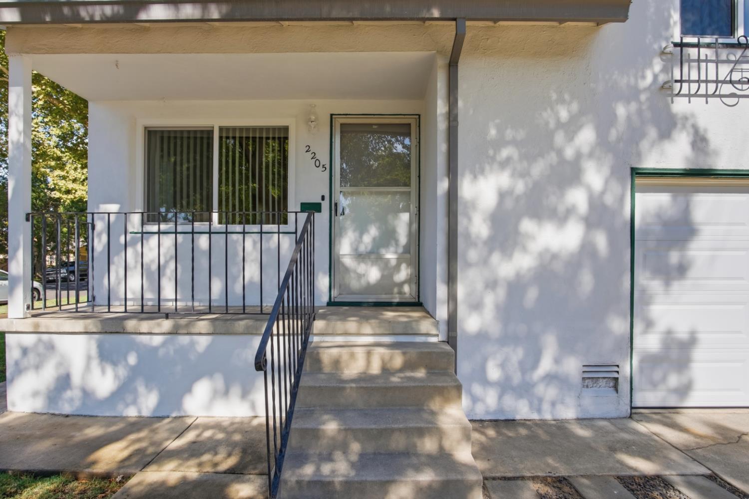 2205 O St, Merced, CA 95340