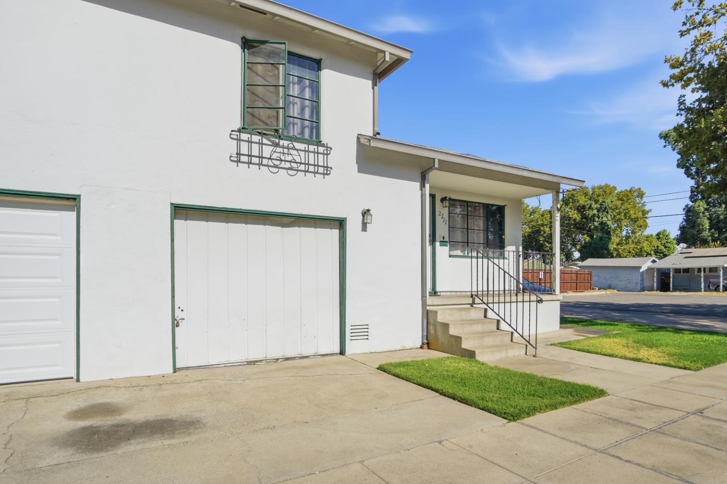 2205 O St, Merced, CA 95340