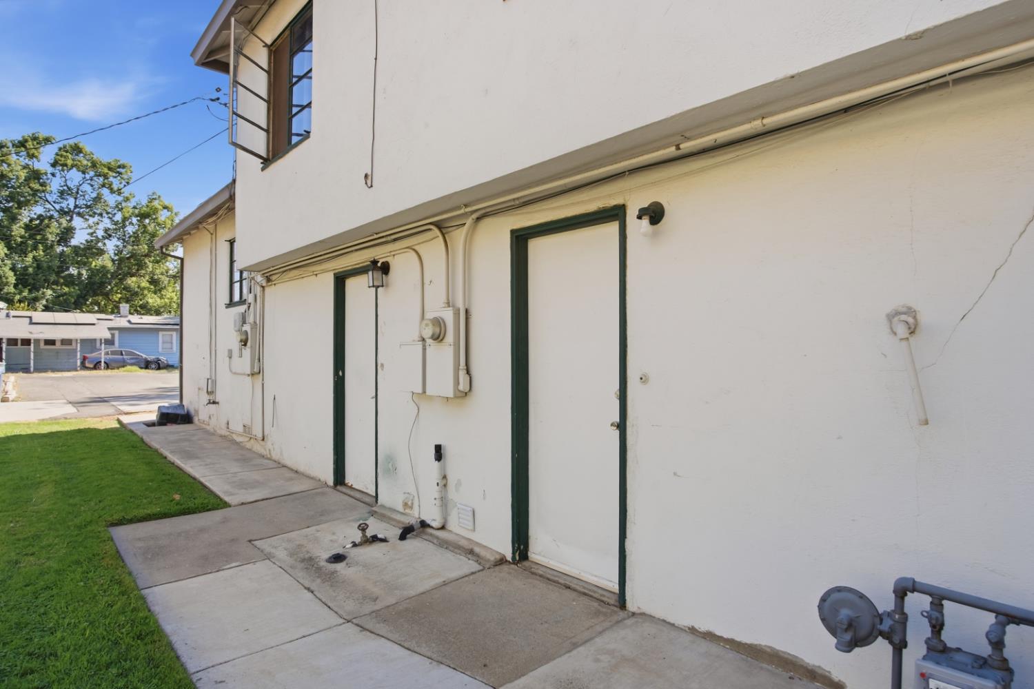 2205 O St, Merced, CA 95340