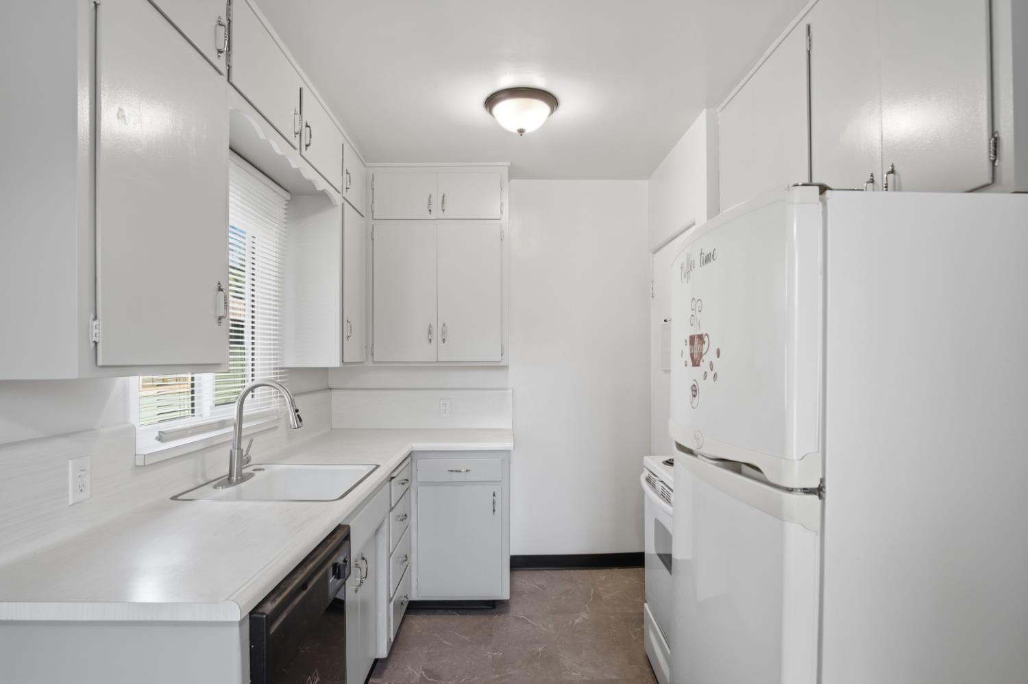 2205 O St, Merced, CA 95340