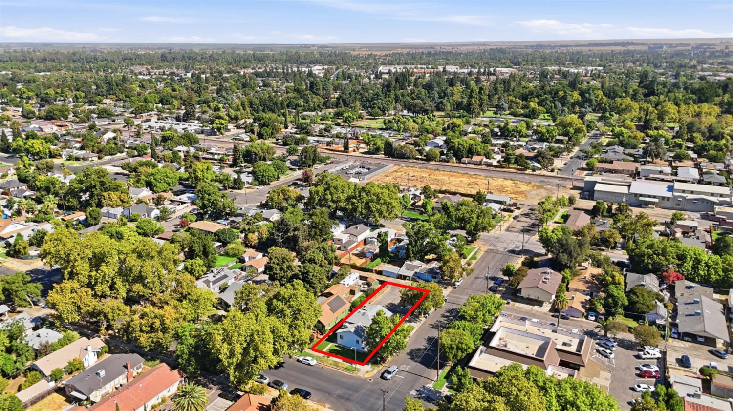 2205 O St, Merced, CA 95340