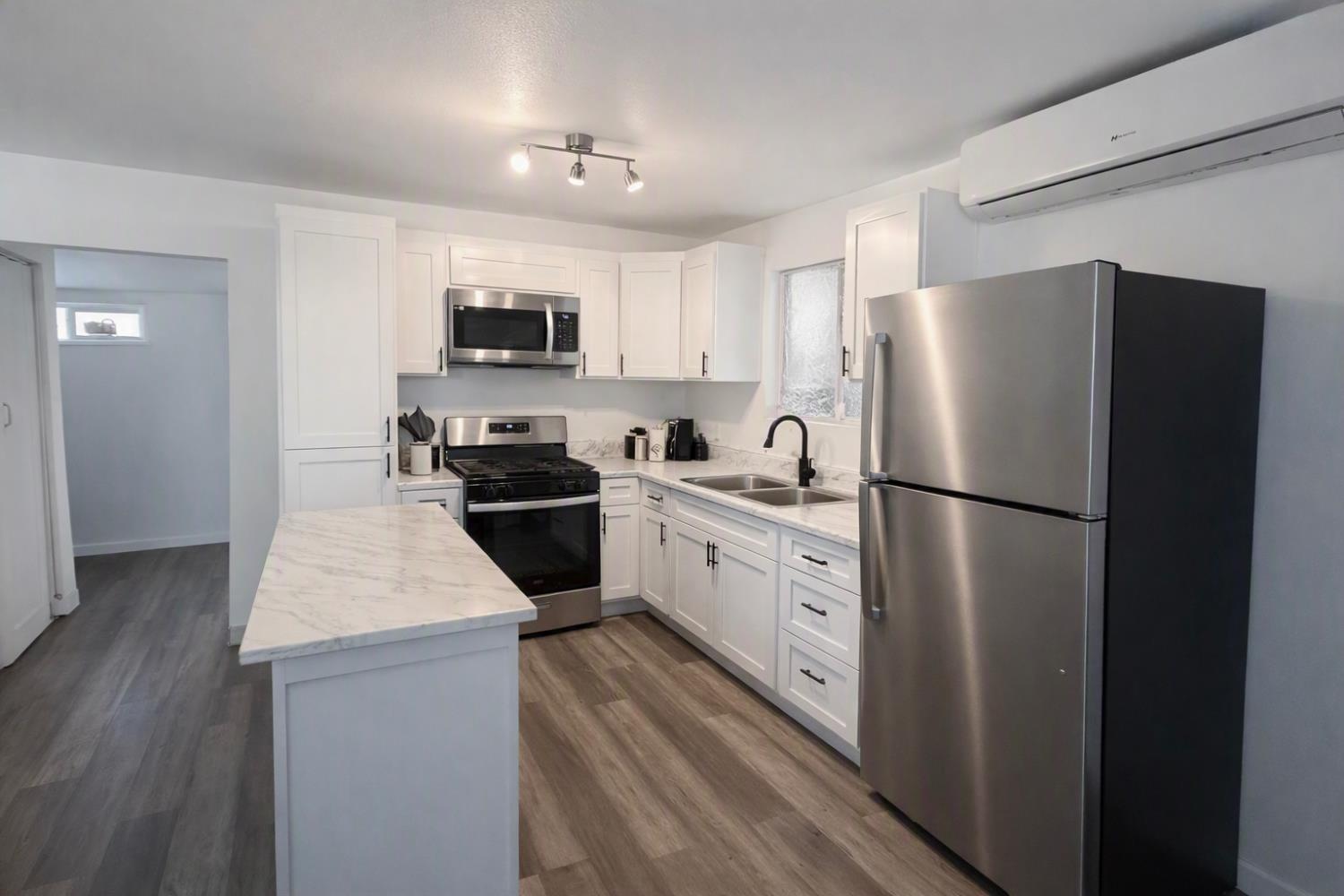 1626 Larkin Ave, Modesto, CA 95354