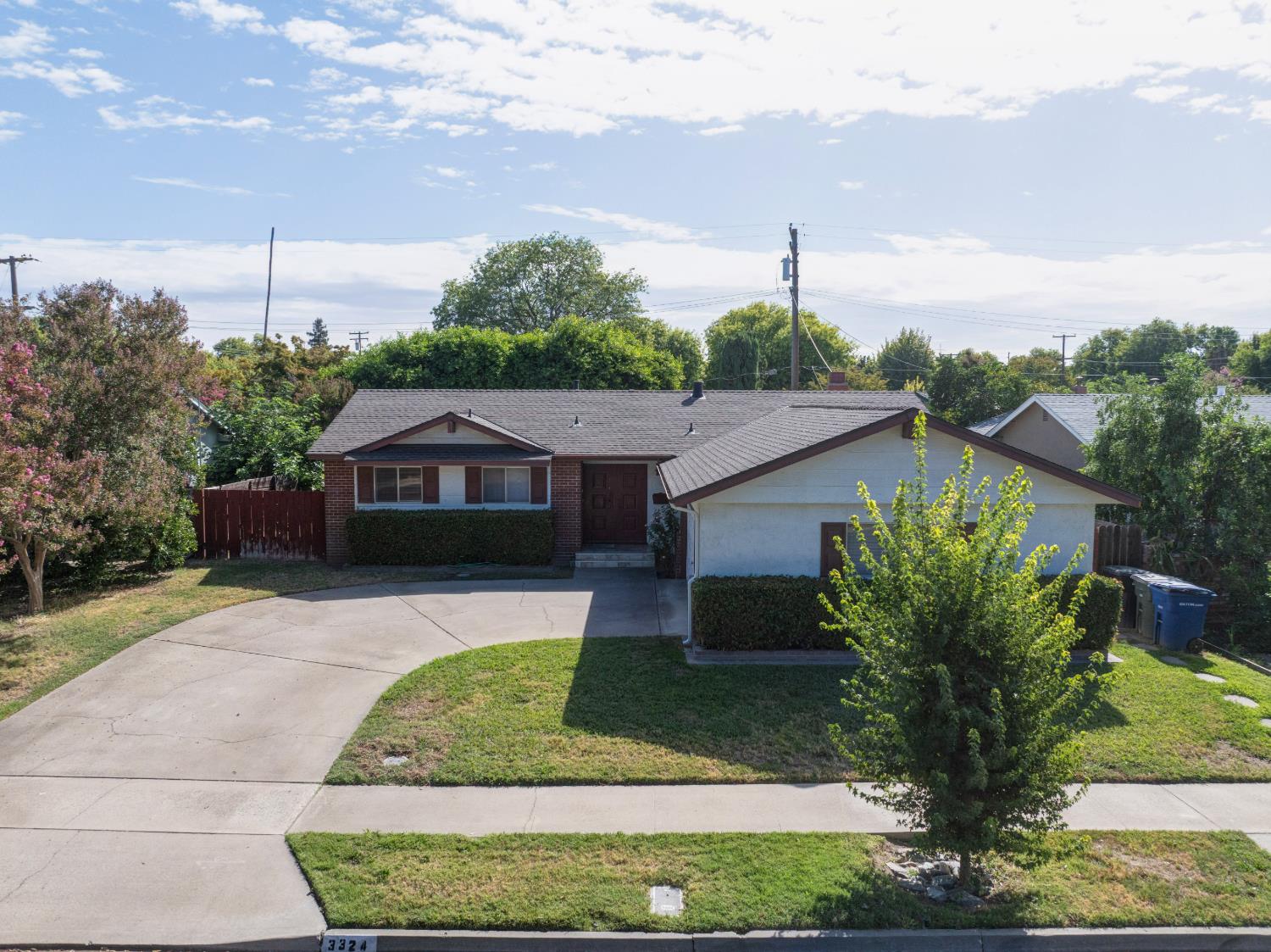 3324 Colonial Dr, Modesto, CA 95350