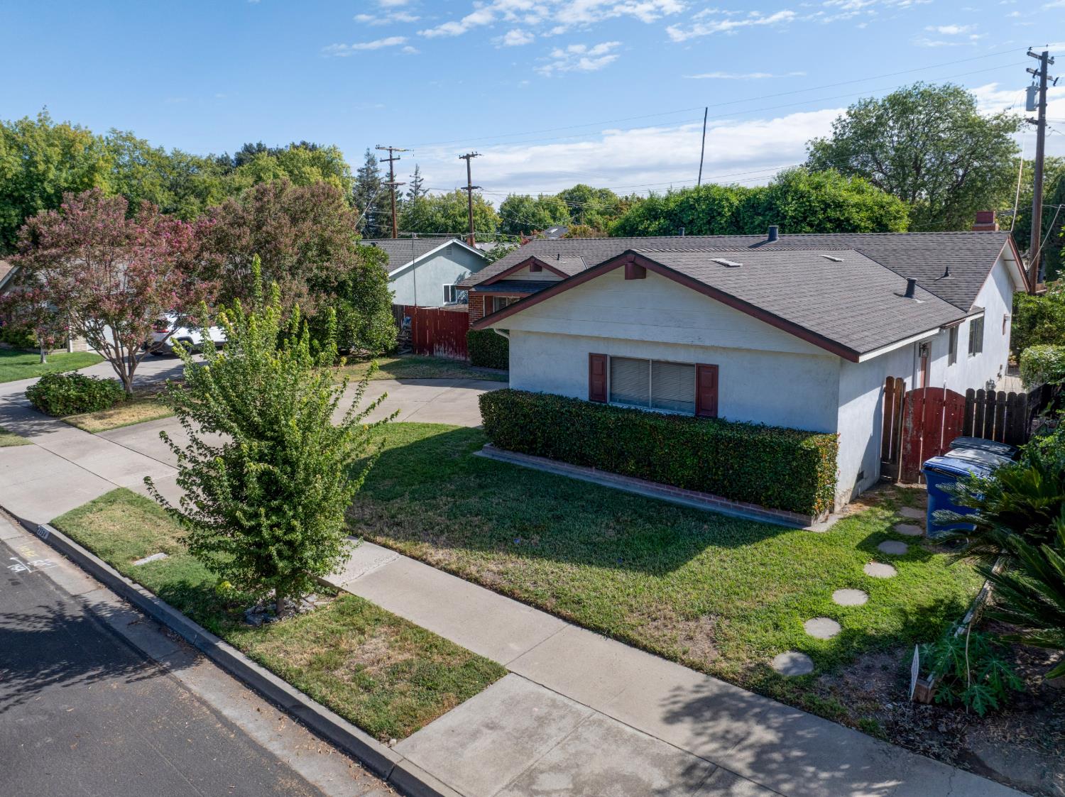 3324 Colonial Dr, Modesto, CA 95350