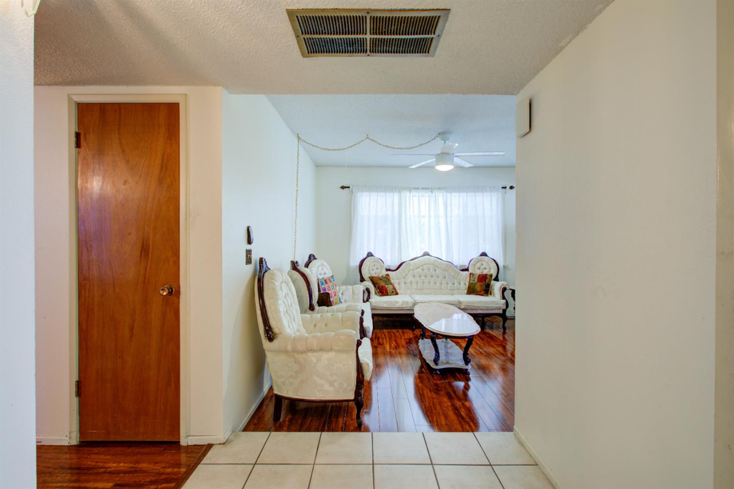 3324 Colonial Dr, Modesto, CA 95350