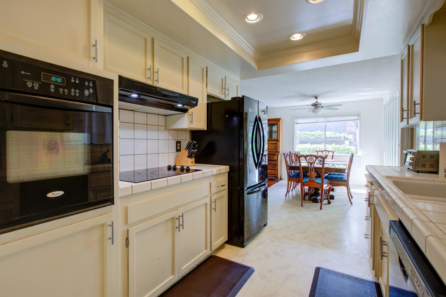 3324 Colonial Dr, Modesto, CA 95350