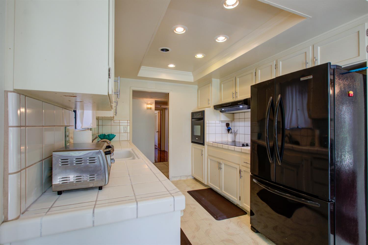 3324 Colonial Dr, Modesto, CA 95350