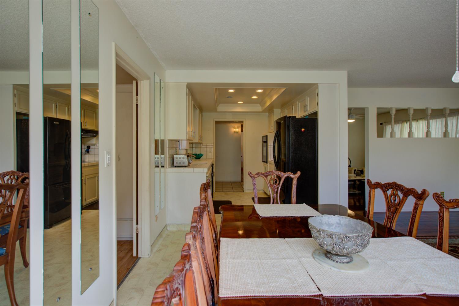 3324 Colonial Dr, Modesto, CA 95350