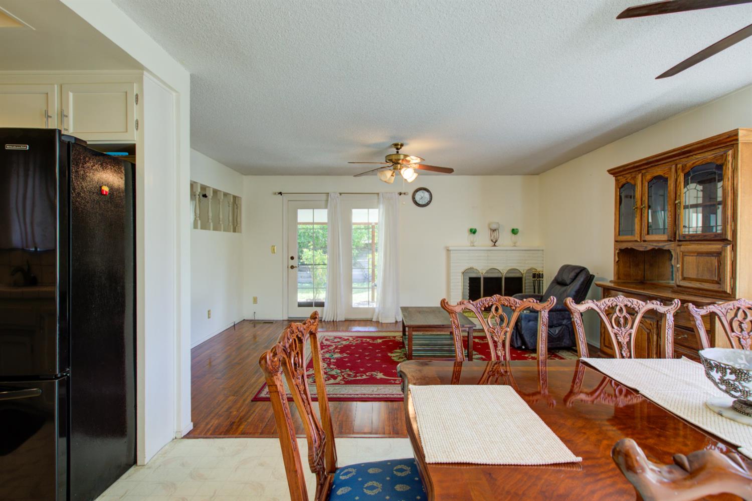 3324 Colonial Dr, Modesto, CA 95350