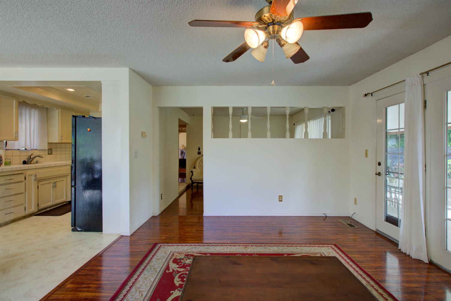 3324 Colonial Dr, Modesto, CA 95350