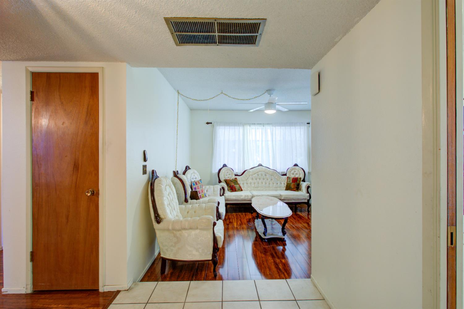 3324 Colonial Dr, Modesto, CA 95350