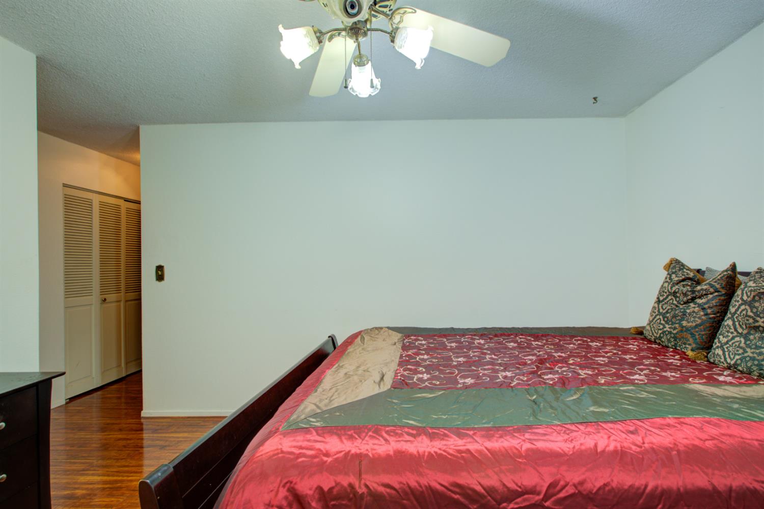 3324 Colonial Dr, Modesto, CA 95350