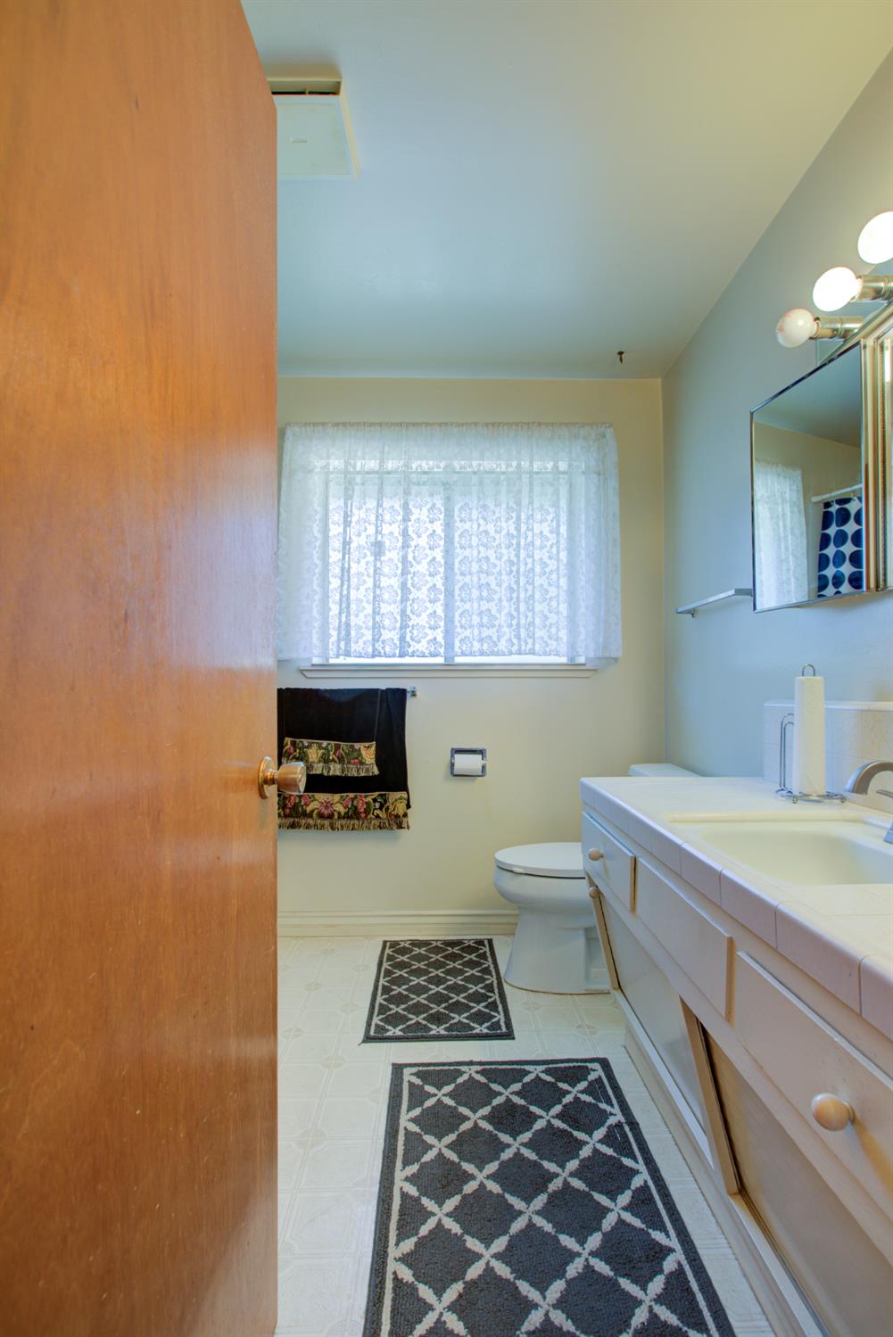 3324 Colonial Dr, Modesto, CA 95350