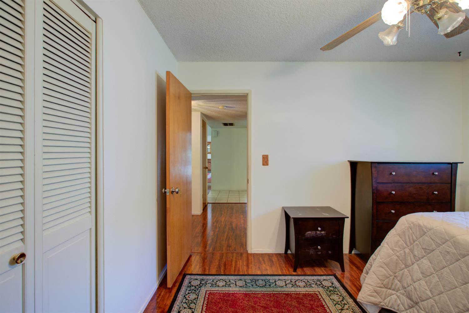 3324 Colonial Dr, Modesto, CA 95350