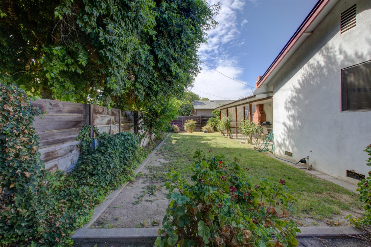 3324 Colonial Dr, Modesto, CA 95350