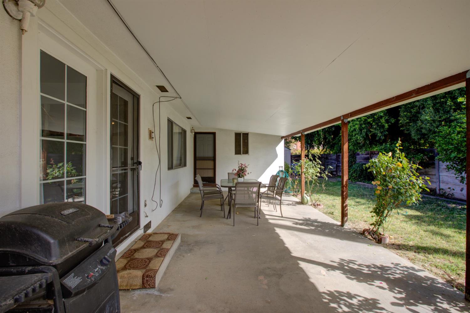 3324 Colonial Dr, Modesto, CA 95350