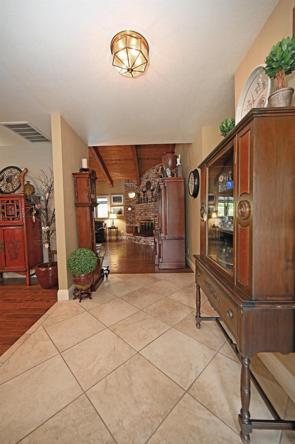 2565 Sebastian Dr, Turlock, CA 95382