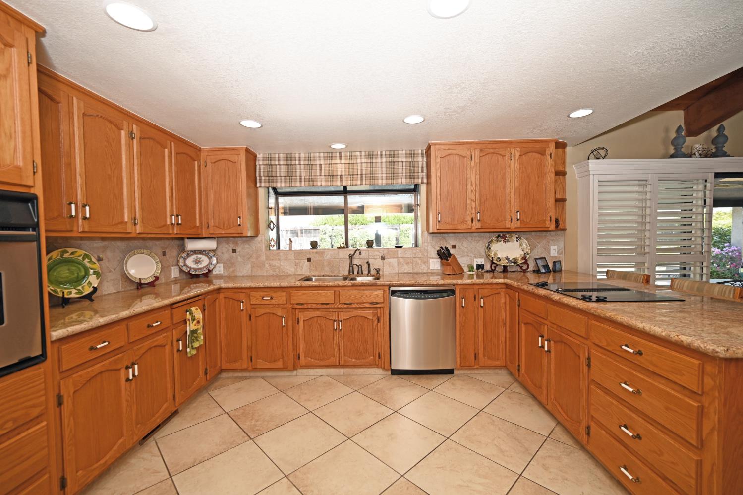 2565 Sebastian Dr, Turlock, CA 95382