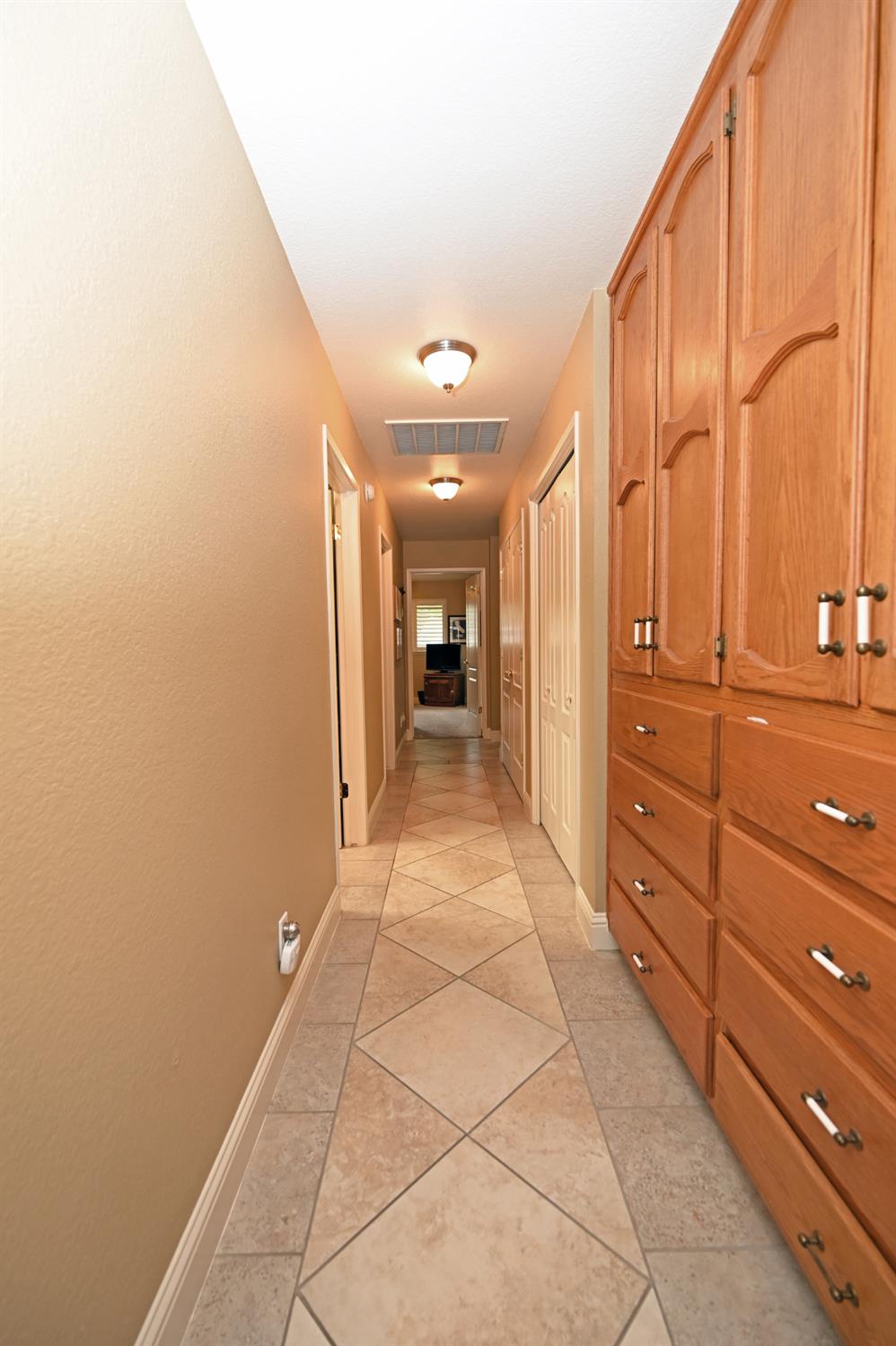 2565 Sebastian Dr, Turlock, CA 95382