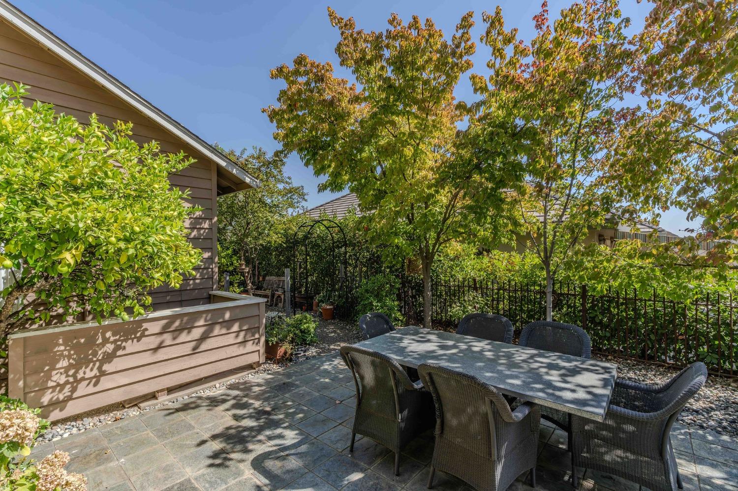 2016 Oak Creek Dr, Copperopolis, CA 95228