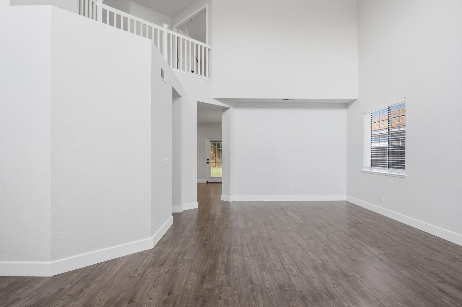 1123 Woodland Dr, Turlock, CA 95382