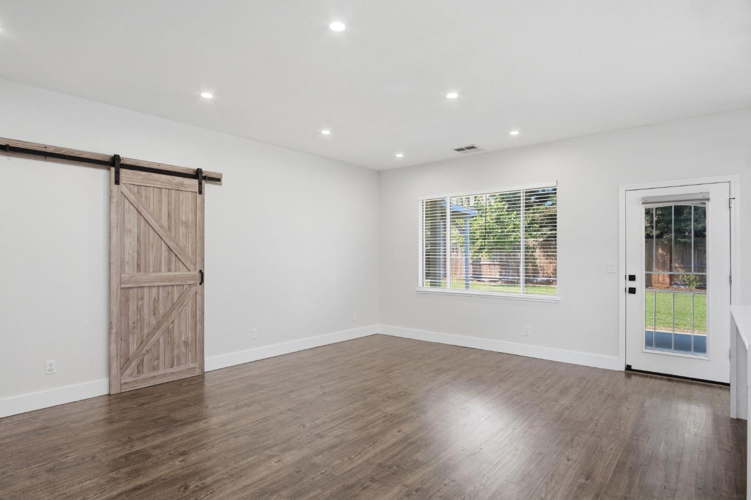 1123 Woodland Dr, Turlock, CA 95382
