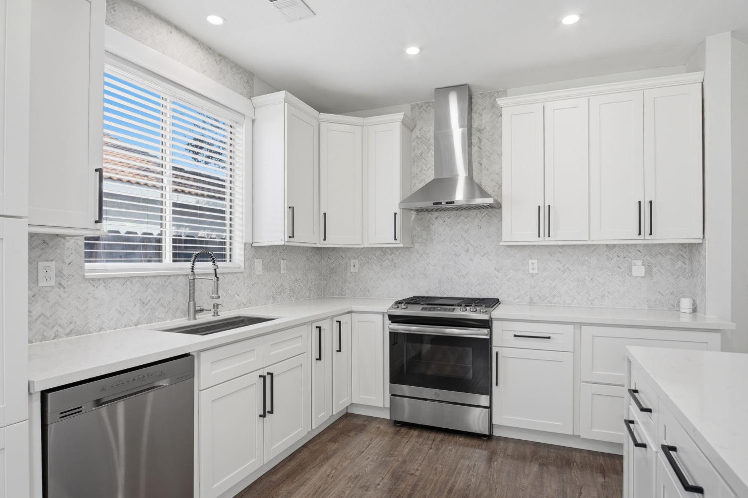 1123 Woodland Dr, Turlock, CA 95382
