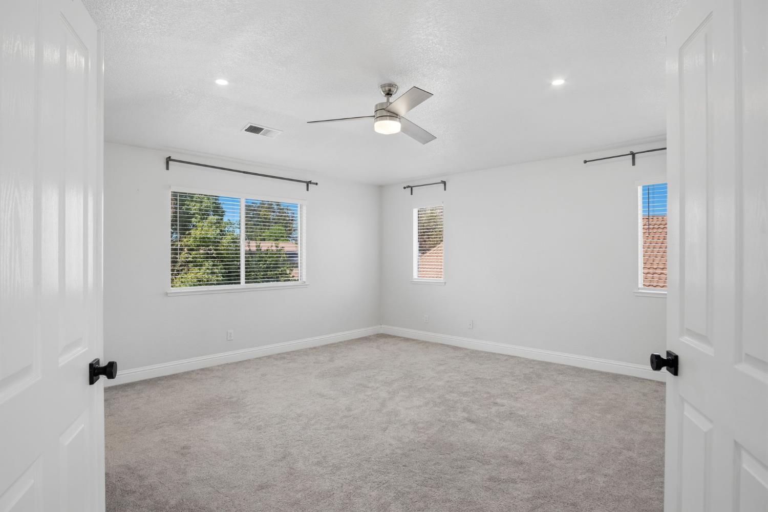 1123 Woodland Dr, Turlock, CA 95382
