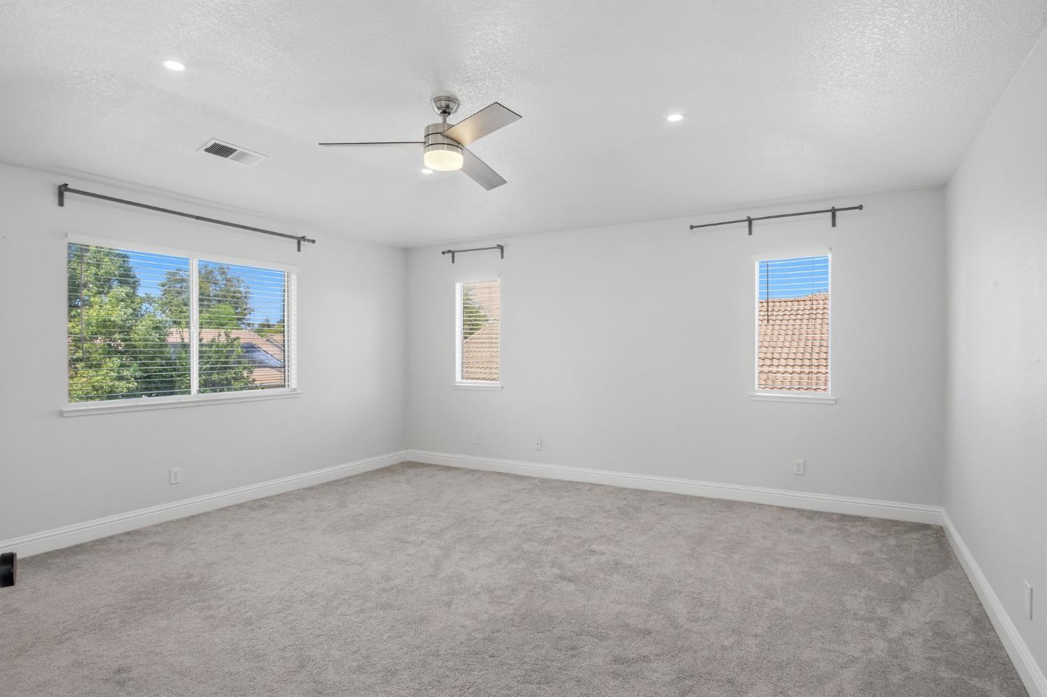 1123 Woodland Dr, Turlock, CA 95382