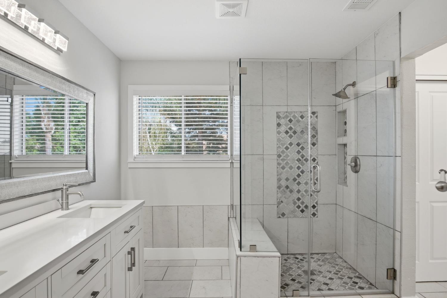 1123 Woodland Dr, Turlock, CA 95382