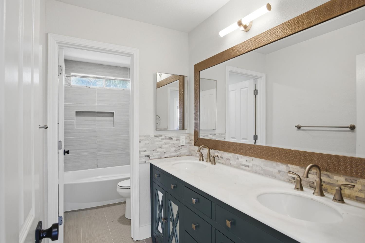 1123 Woodland Dr, Turlock, CA 95382
