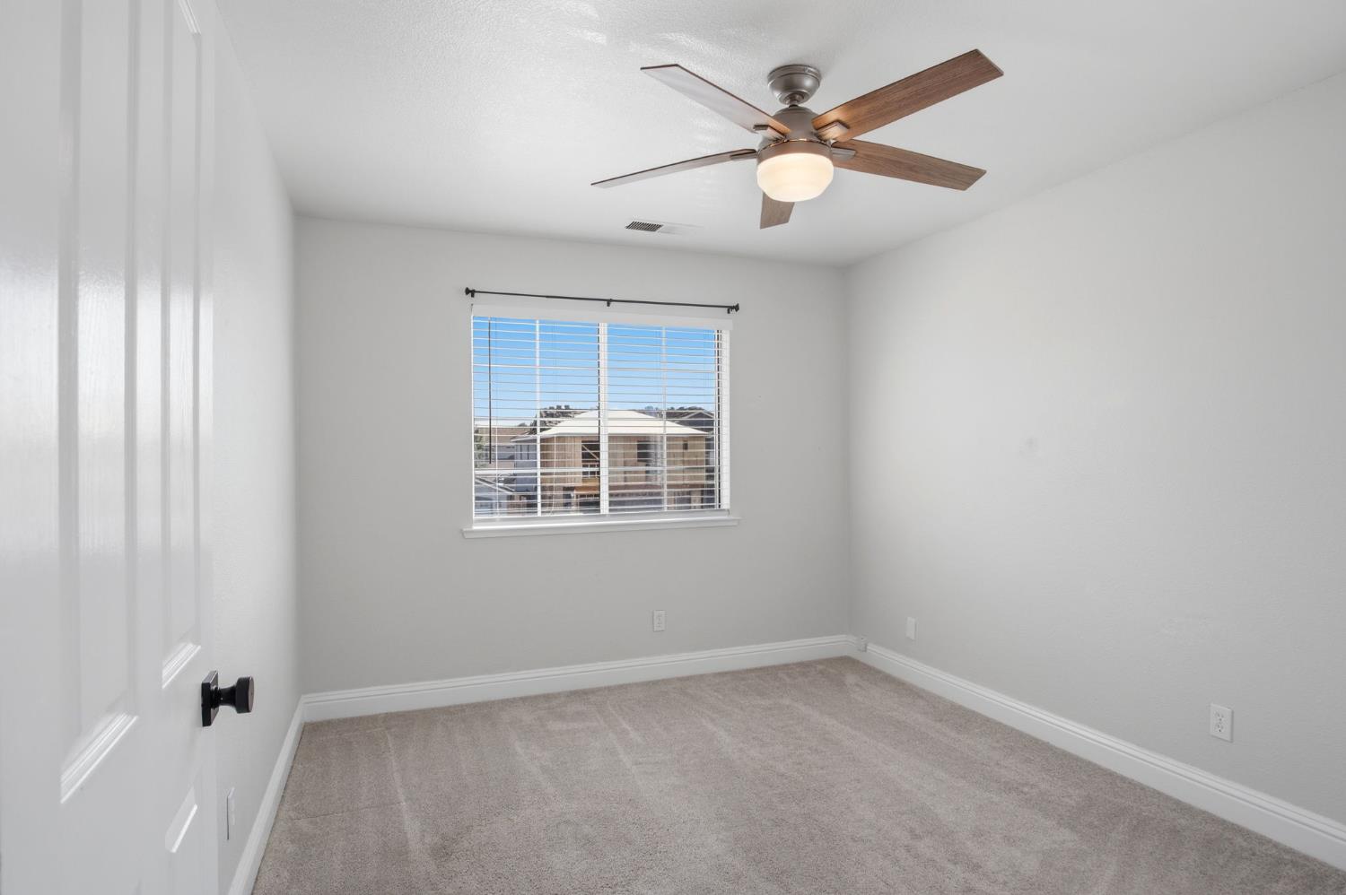 1123 Woodland Dr, Turlock, CA 95382