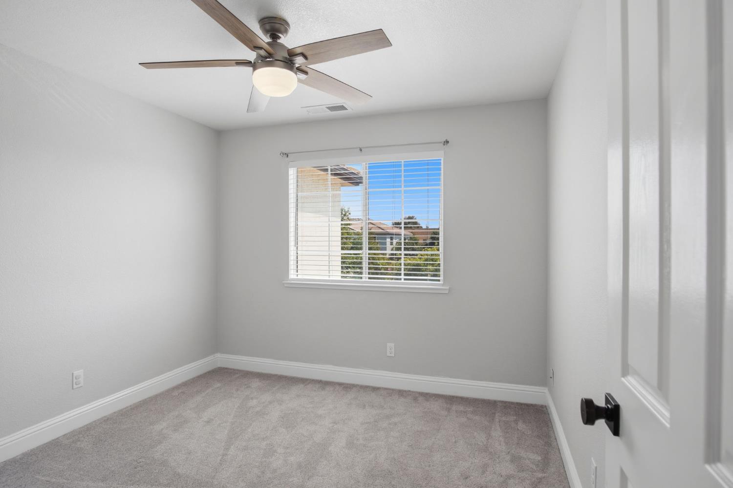 1123 Woodland Dr, Turlock, CA 95382