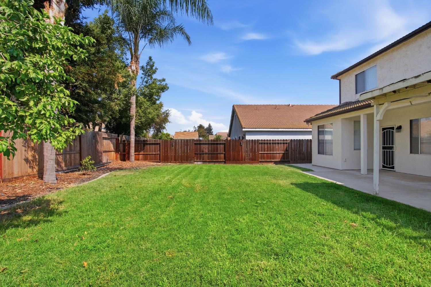 1123 Woodland Dr, Turlock, CA 95382