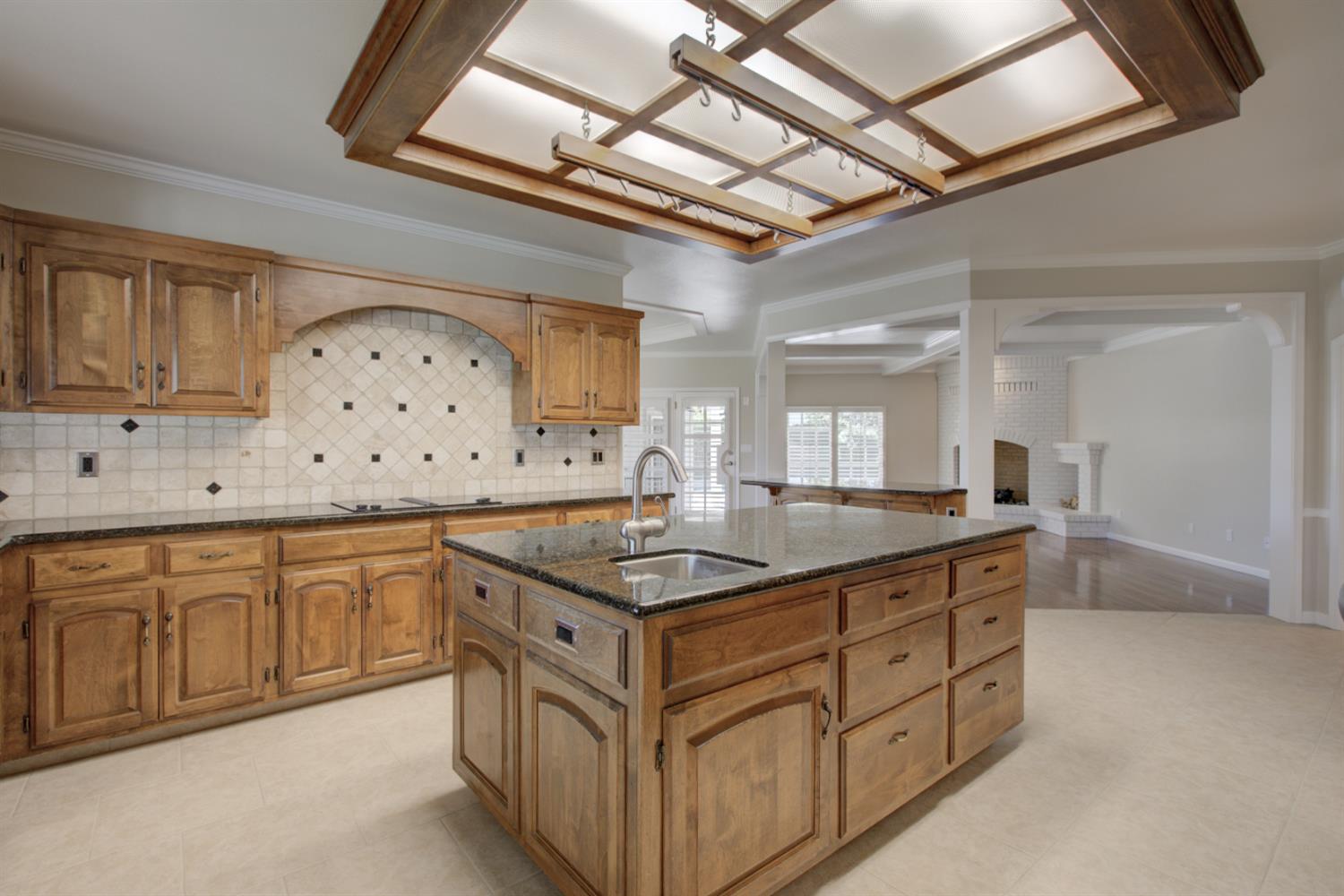 2500 Barola Ln, Modesto, CA 95356