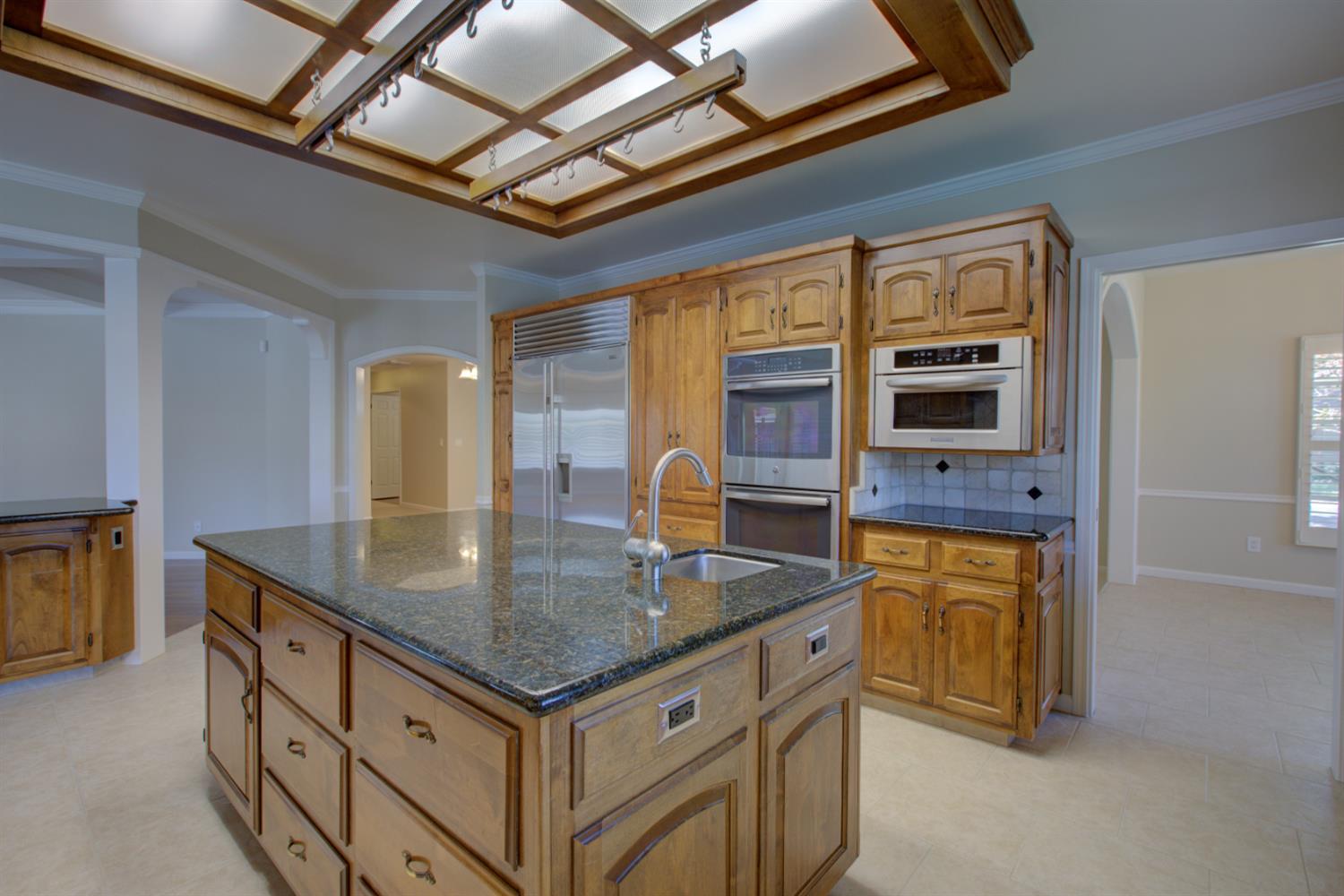 2500 Barola Ln, Modesto, CA 95356