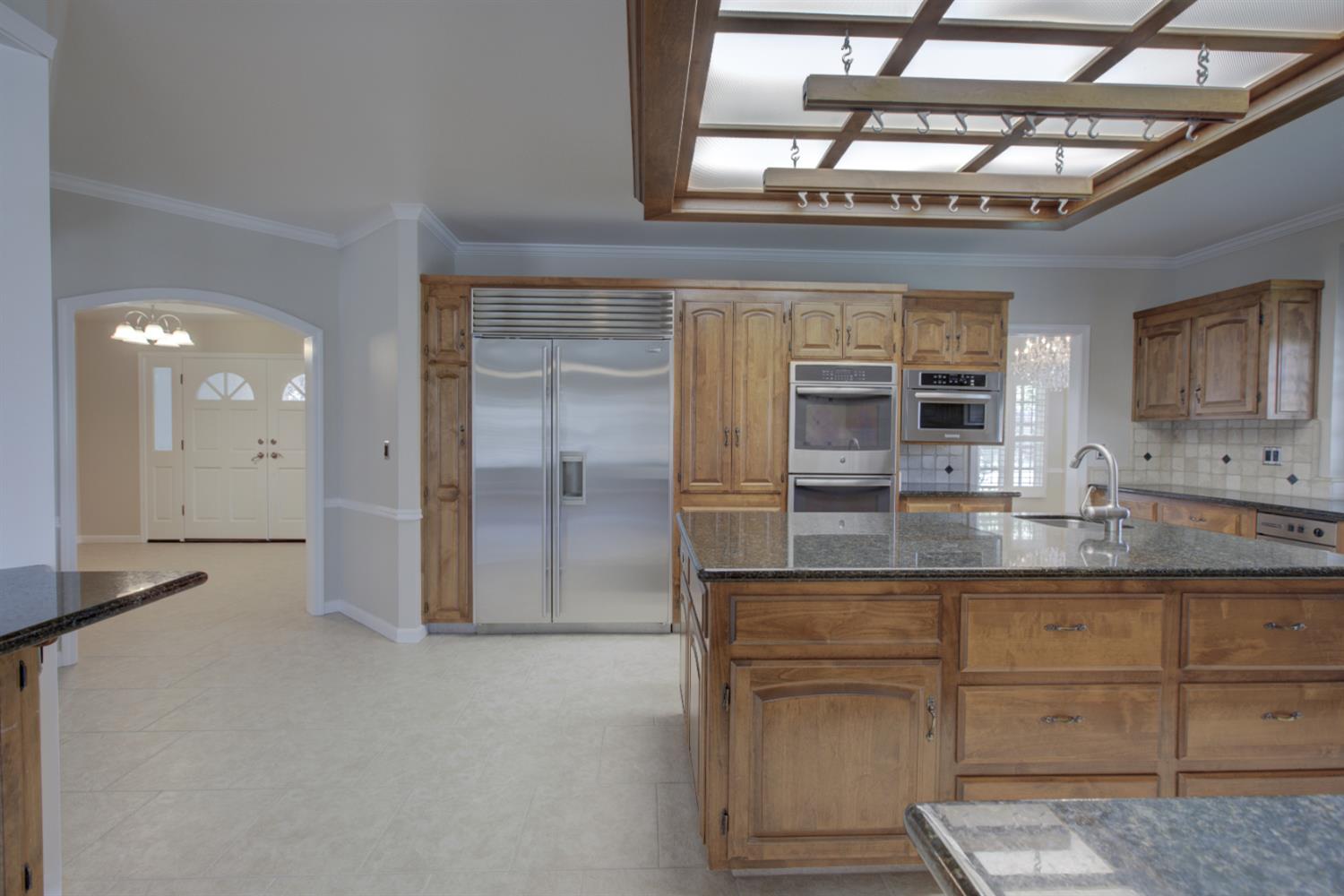 2500 Barola Ln, Modesto, CA 95356