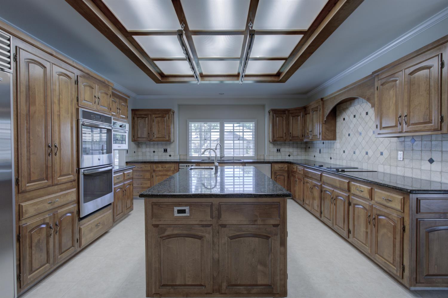 2500 Barola Ln, Modesto, CA 95356