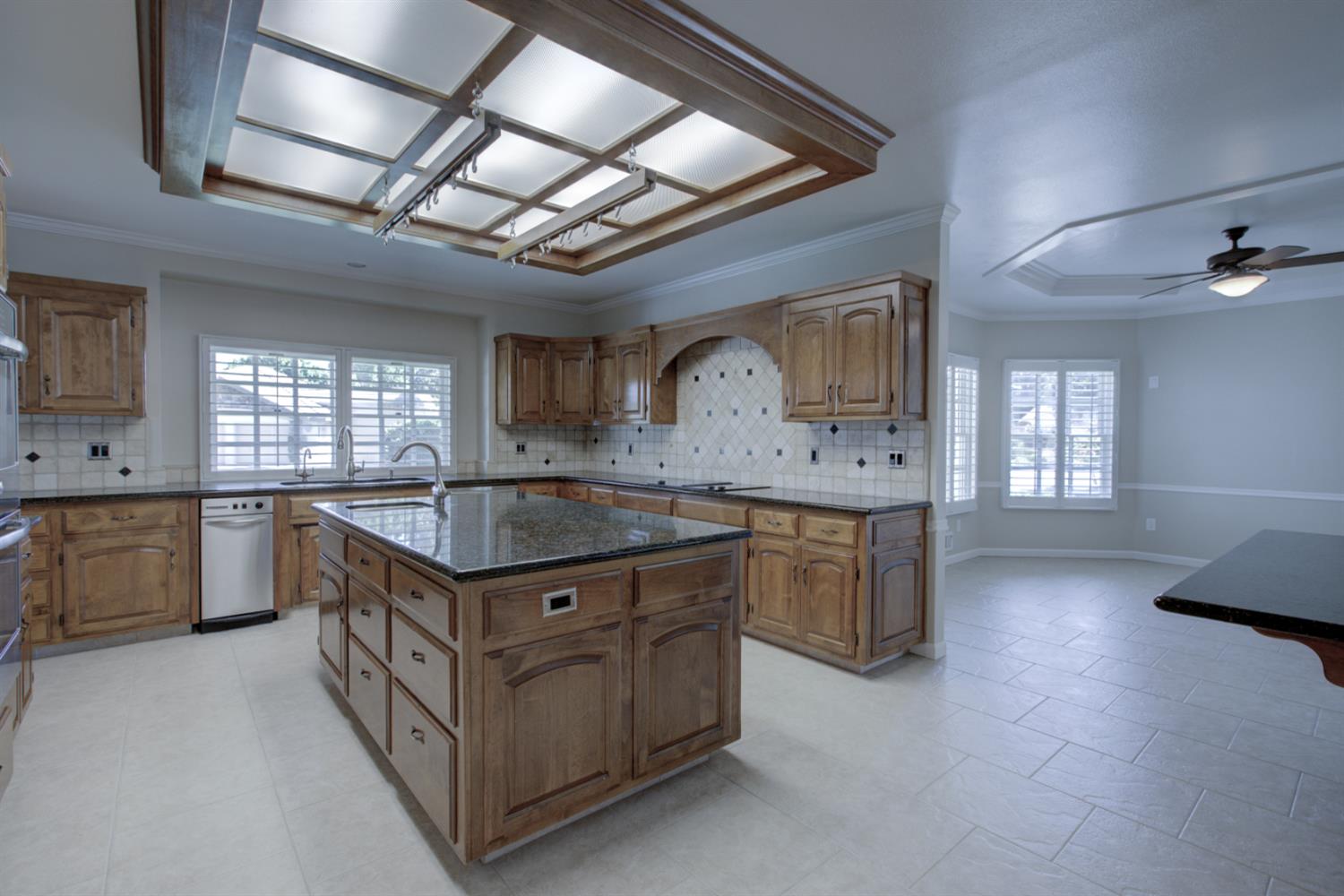 2500 Barola Ln, Modesto, CA 95356