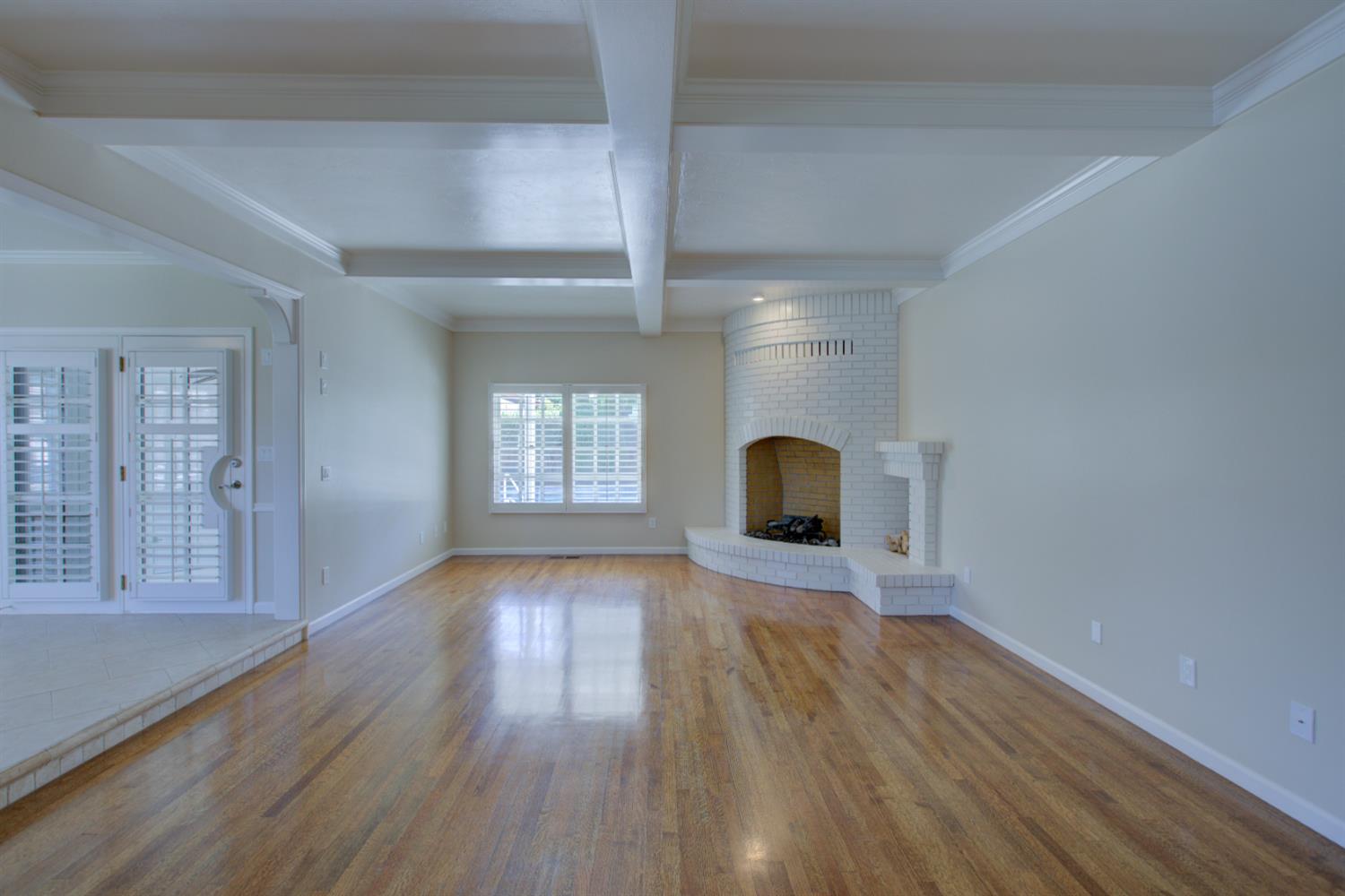 2500 Barola Ln, Modesto, CA 95356