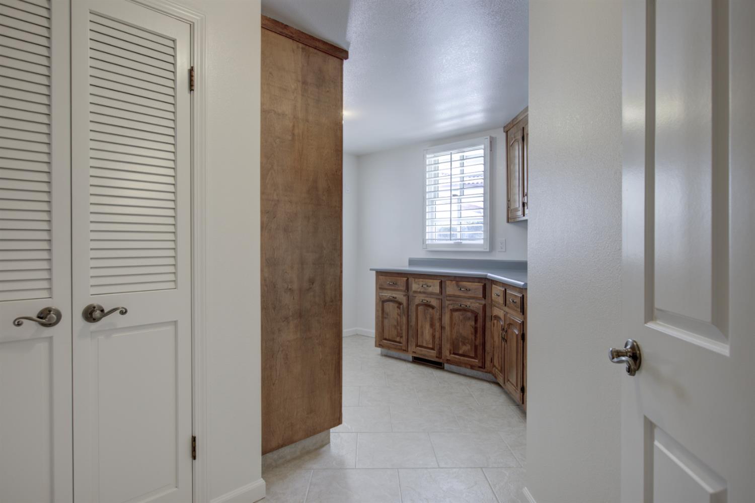 2500 Barola Ln, Modesto, CA 95356