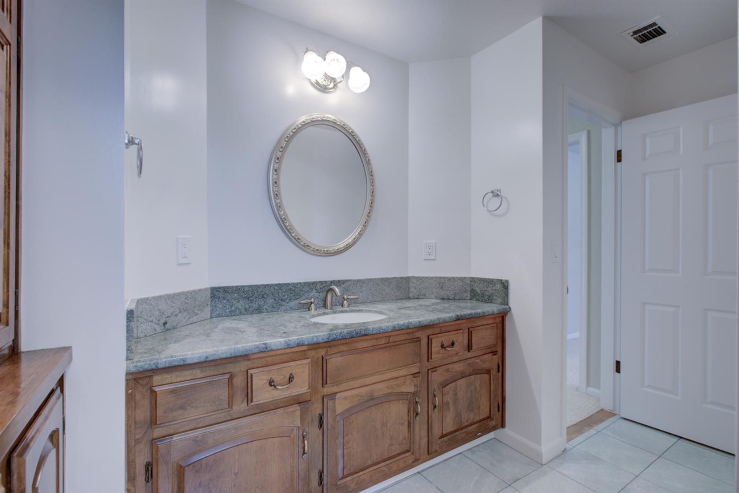 2500 Barola Ln, Modesto, CA 95356